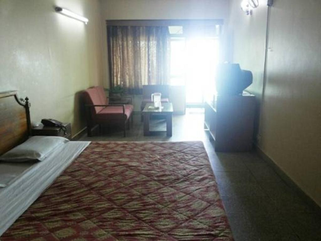 Valley View Hotel Мусори Екстериор снимка