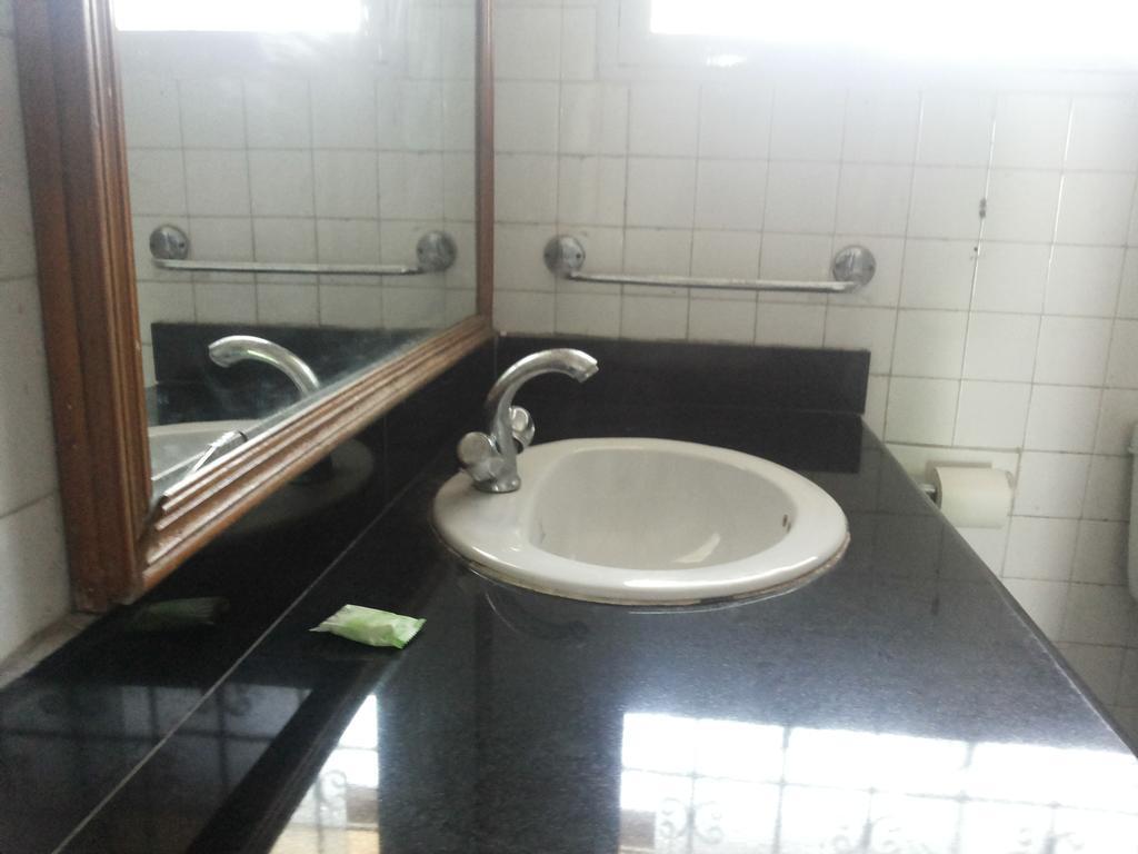 Valley View Hotel Мусори Екстериор снимка